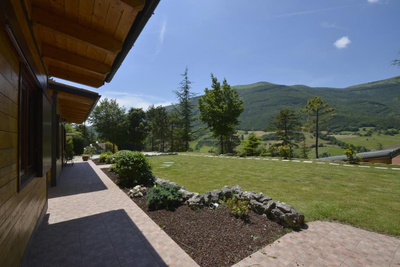 Hotel Pineta Ristorante Country House In Fabriano 坎普多尼科 外观 照片
