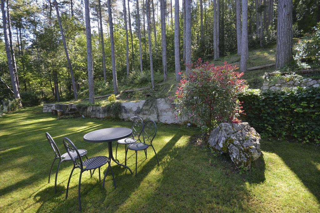 Hotel Pineta Ristorante Country House In Fabriano 坎普多尼科 外观 照片